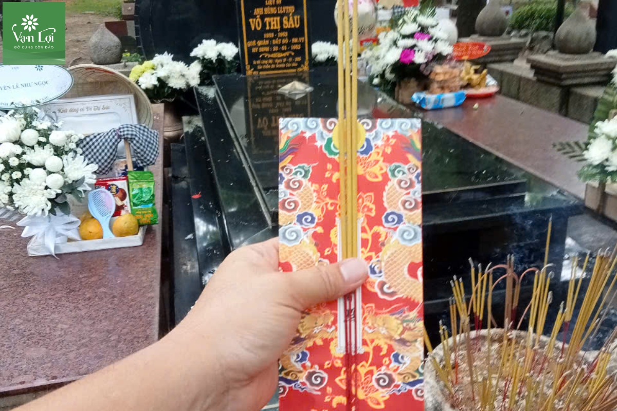 Bài văn khấn lễ Cô Sáu Côn Đảo đầy đủ và dễ đọc dùng khi viếng mộ Cô Võ Thị Sáu